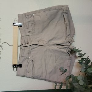 LEVI khaki denim shorts SMALL/4